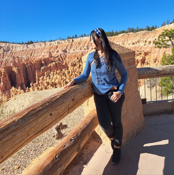 Meet your Posher, Nicky 💎 - Picture 7 of 9